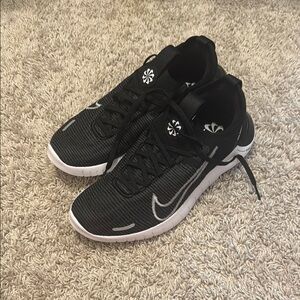 Nike Black and White Athletic Shoes men’s